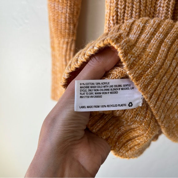 Preloved sweater - Picture 6 of 6